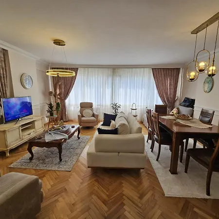 Nisantasi Center Best Loc. 3+1 Interior Design * 伊斯坦布尔